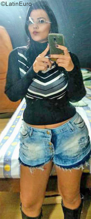 Date this gorgeous Brazil girl Franciele from Serra BR10066