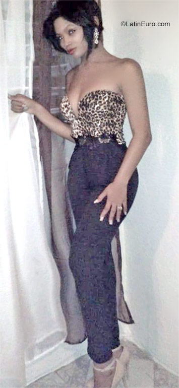 Date this beautiful Dominican Republic girl Andrena from Santiago DO29029