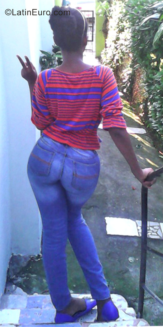 Date this beautiful Dominican Republic girl Alexandra from Santo Domingo DO29047