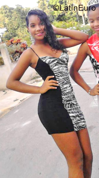 Date this good-looking Dominican Republic girl Brenda from Santo Domingo DO29152