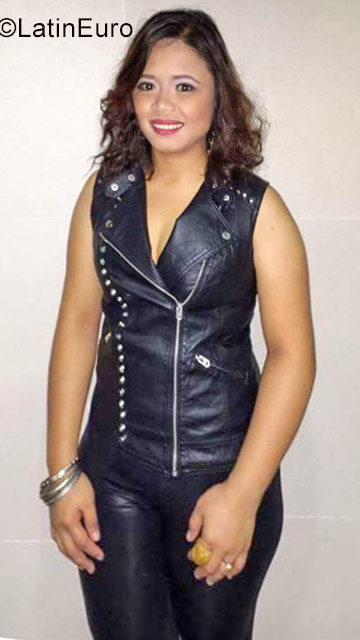 Date this passionate Philippines girl Donz from Pasay City PH963
