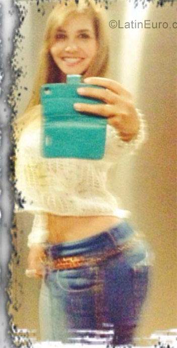 Date this delightful Colombia girl Carmen from Bogota CO21798