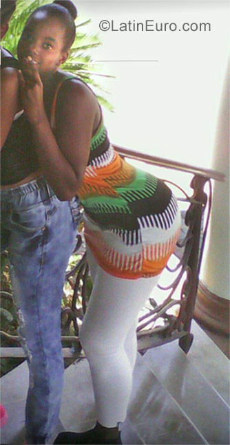 Date this attractive Dominican Republic girl Karina from Santo Domingo DO29243