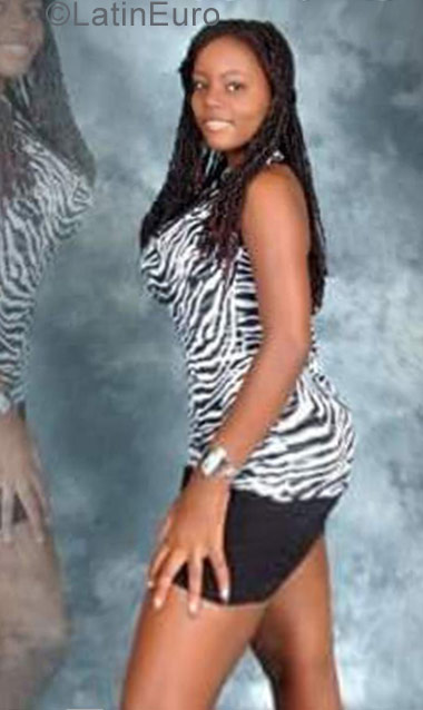 Date this foxy Dominican Republic girl Alex from Santo Domingo DO29256