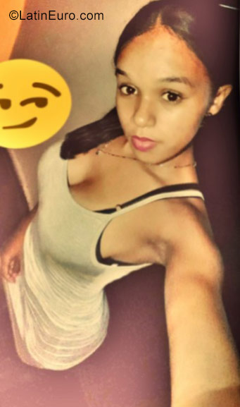 Date this good-looking Dominican Republic girl Darleny from Santiago DO29327