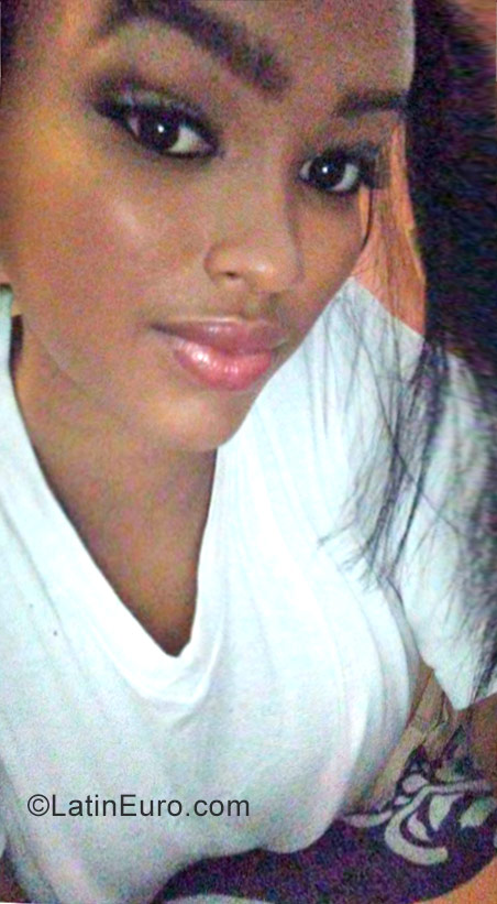 Date this hot Dominican Republic girl Yoseline from Santo Domingo DO29360
