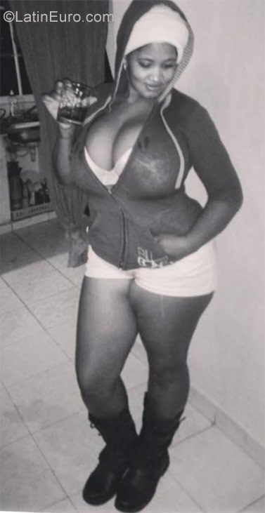 Date this sultry Dominican Republic girl Ana from Santo Domingo DO29383