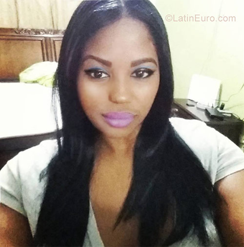 Date this cute Dominican Republic girl Laura from Santo Domingo DO29396