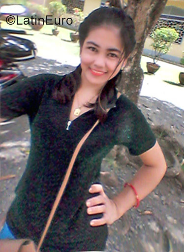 Date this passionate Philippines girl Karen from Davao City PH966