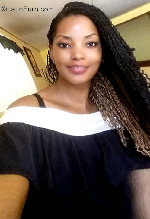 Date this passionate Dominican Republic girl Zuleydi from Dajabon DO29405