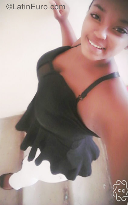 Date this good-looking Dominican Republic girl Maria from Santo Domingo DO29418