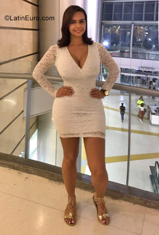 Date this attractive Dominican Republic girl Glen from Santo Domingo DO29470