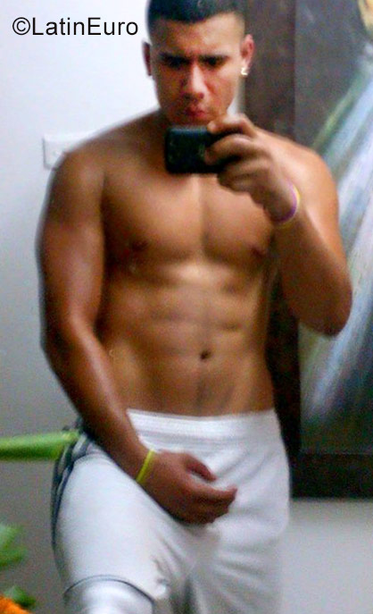 Date this voluptuous Colombia man David from Cali CO21914