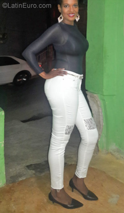 Date this happy Dominican Republic girl Alejandra from La Romana DO29596