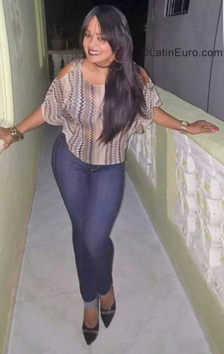 Date this beautiful Dominican Republic girl Jeyssi from La Romana DO29603