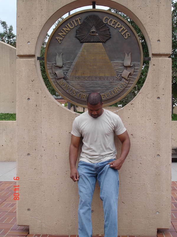 Date this georgeous United States man Dingane from Atlanta US18381