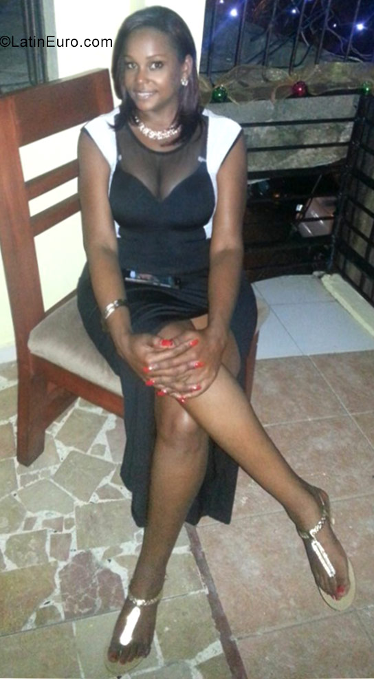 Date this beautiful Dominican Republic girl Miriam from Santo Domingo DO29696