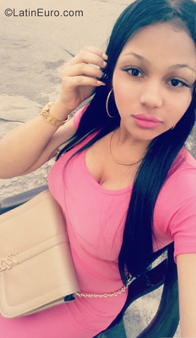 Date this georgeous Dominican Republic girl Marlin from Santo Domingo DO29699