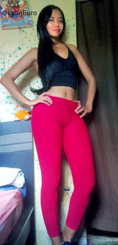 Date this foxy Colombia girl Vanessa from Barranquilla CO30916