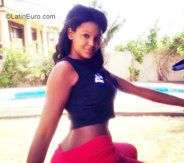 Date this beautiful Dominican Republic girl Flor from Santiago DO29765