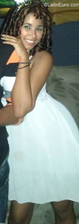 Date this hard body Dominican Republic girl Nicol from Santo Domingo DO29777