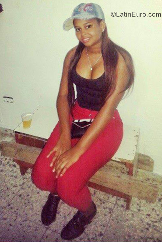 Date this passionate Dominican Republic girl Yamilka from Santo Domingo DO29786