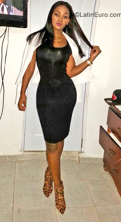 Date this lovely Dominican Republic girl Yenny from Santo Domingo DO29826