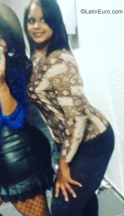 Date this gorgeous Brazil girl Camila from Sete Lagoaste BR10193