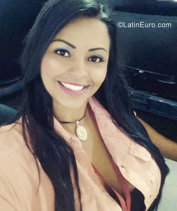 Date this delightful Venezuela girl Carolina from Aragua VE861