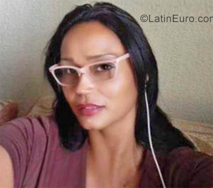 Date this lovely Colombia girl Ingrid from Cali CO22163