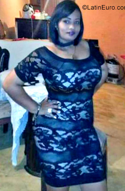 Date this voluptuous Dominican Republic girl Karina21 from Santo Domingo DO29982