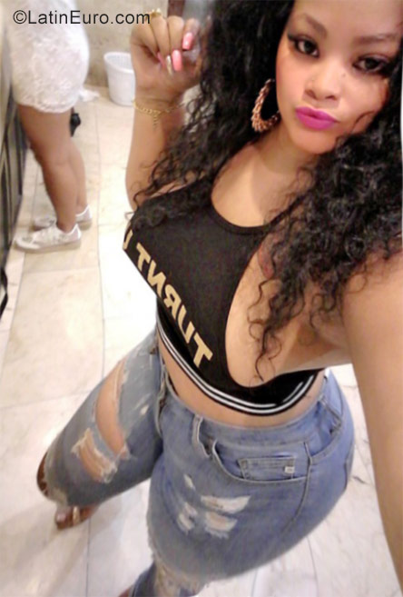Date this delightful Dominican Republic girl Joselyn1 from Santo Domingo DO30008