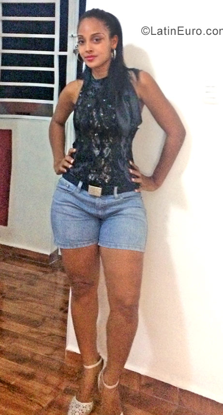 Date this hot Dominican Republic girl Johanna from Santo Domingo DO30074