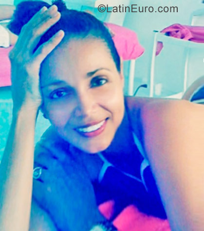 Date this foxy Colombia girl Carolina from La Dorada CO26787