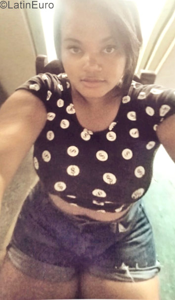 Date this stunning Dominican Republic girl Yosira from Santo Domingo DO30088