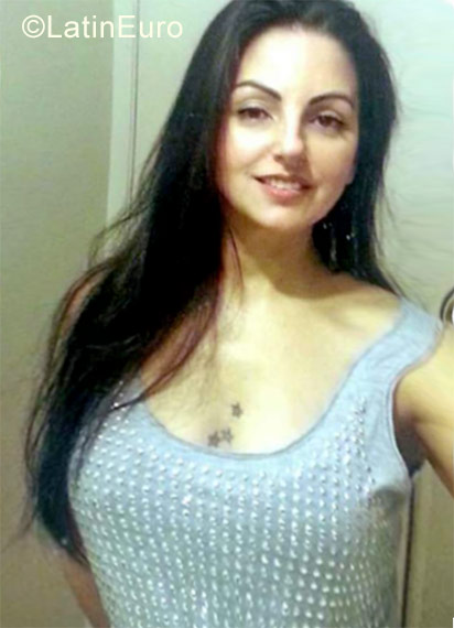 Date this passionate Brazil girl Erika from Sao Paulo BR10241