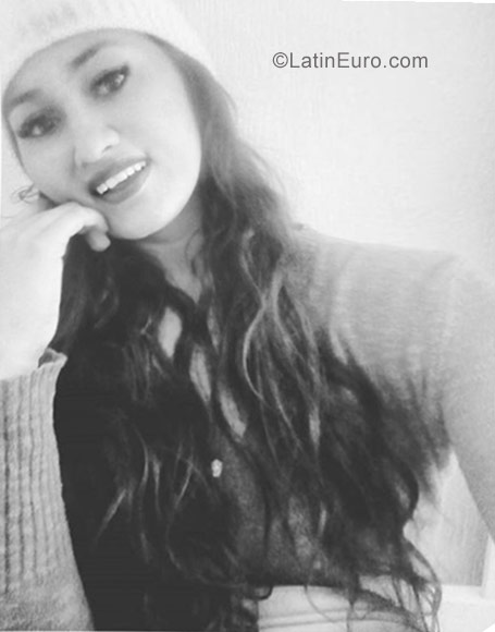 Date this tall Colombia girl Natalia from Bogota CO22262