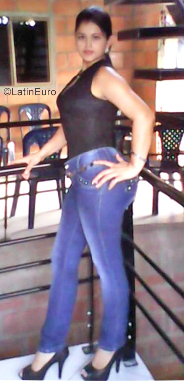 Date this good-looking Colombia girl Luznaiy from Medellin CO22263