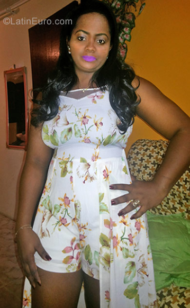 Date this gorgeous Brazil girl Lindinalva from Salvador BR10254