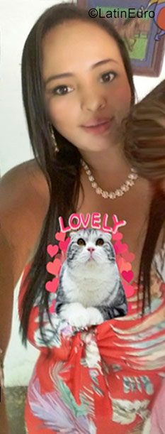 Date this hot Colombia girl Yuri from Cali CO25029