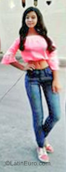 Date this delightful Venezuela girl Rosangela from Caracas VE896