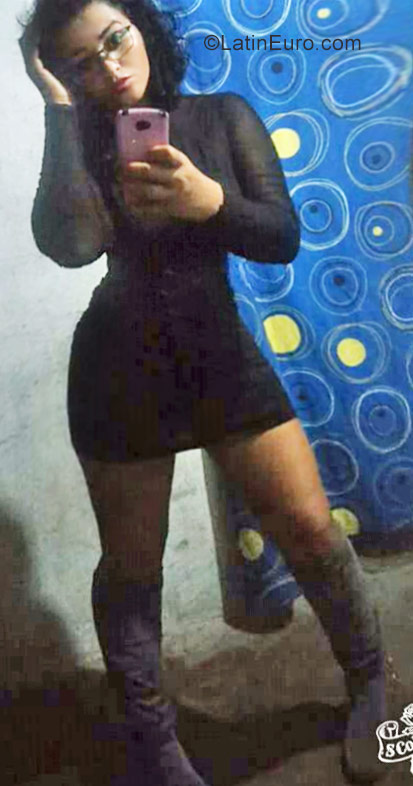 Date this cute Brazil girl Kiarly from Ita****uma BR10259