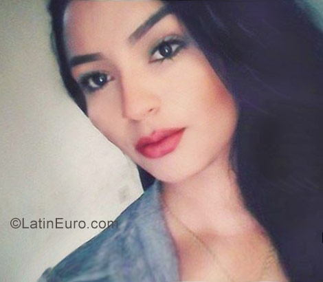 Date this foxy Venezuela girl Marlyn from Maracaibo VE901