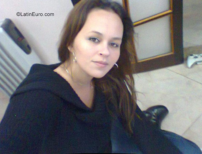 Date this stunning Brazil girl Adriana from Sao Paulo BR10262