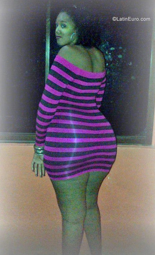 Date this cute Dominican Republic girl Andreina from Santo Domingo DO30286