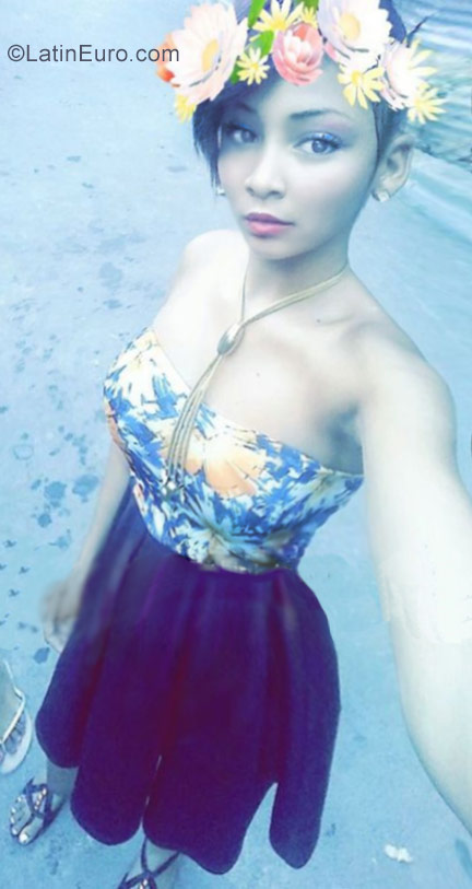 Date this nice looking Dominican Republic girl Elianny from La Romana DO30294
