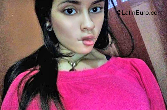 Date this passionate Venezuela girl Fernanda from Caracas VE942