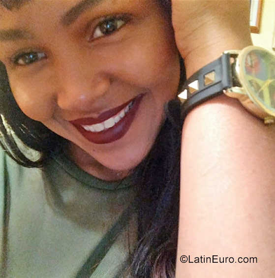 Date this hot Colombia girl Leidi from Cali CO22358