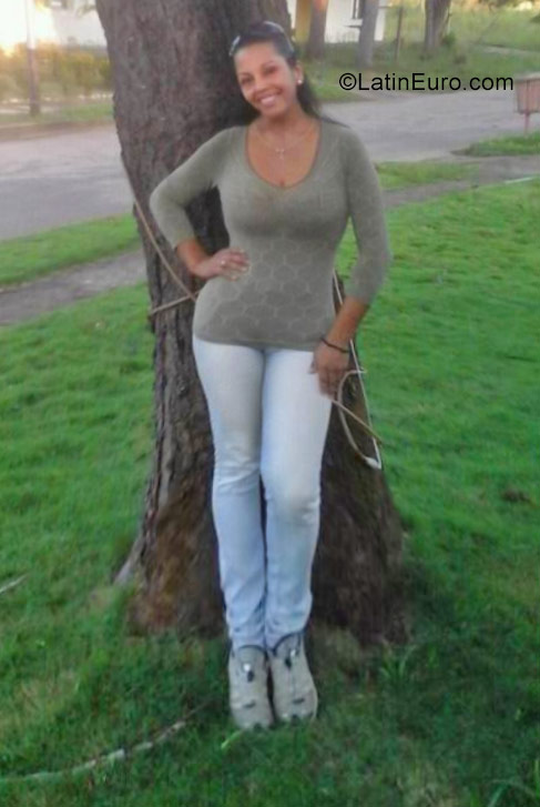 Date this funny Venezuela girl Yenny from Bolivar VE957