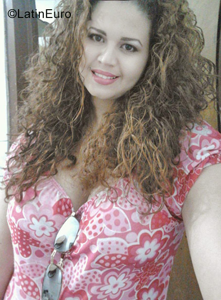 Date this voluptuous Venezuela girl Channel from Tucupita VE966